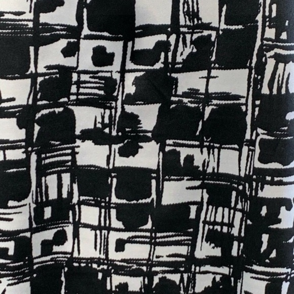 ANN TAYLOR Black & White Silky Blouse - Picture 9 of 11